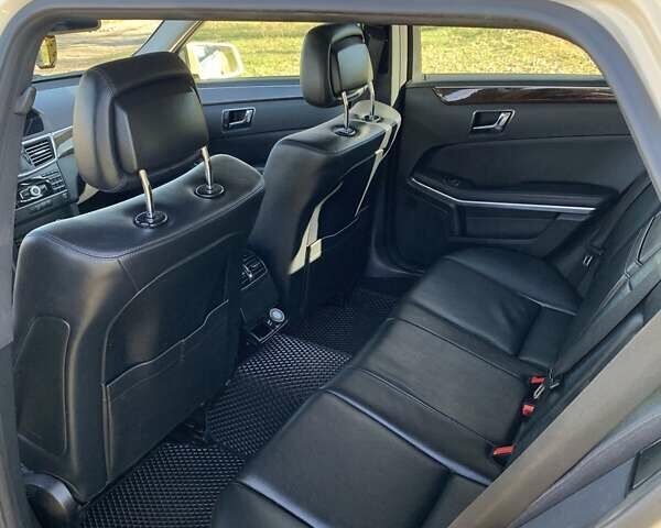 Желтый Мерседес Е-Класс, объемом двигателя 2.14 л и пробегом 620 тыс. км за 10700 $, фото 9 на Automoto.ua