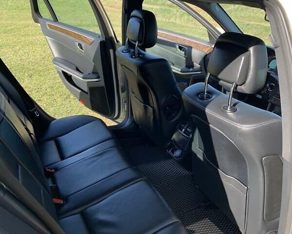 Желтый Мерседес Е-Класс, объемом двигателя 2.14 л и пробегом 620 тыс. км за 10700 $, фото 11 на Automoto.ua