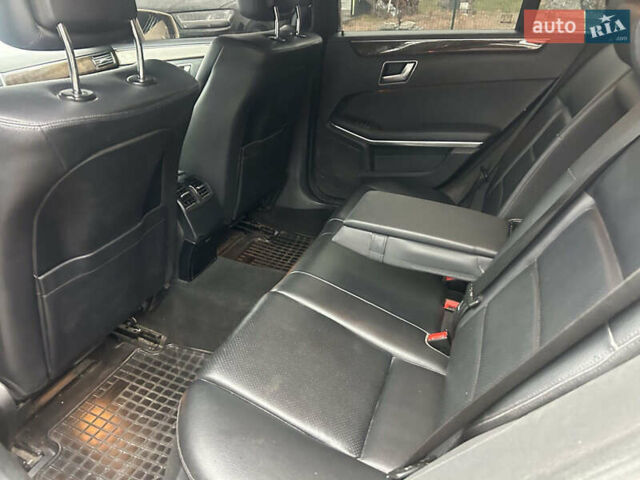 Жовтий Мерседес Е-Клас, об'ємом двигуна 2.14 л та пробігом 288 тис. км за 10700 $, фото 12 на Automoto.ua