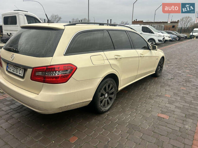Жовтий Мерседес Е-Клас, об'ємом двигуна 2.14 л та пробігом 288 тис. км за 10700 $, фото 13 на Automoto.ua