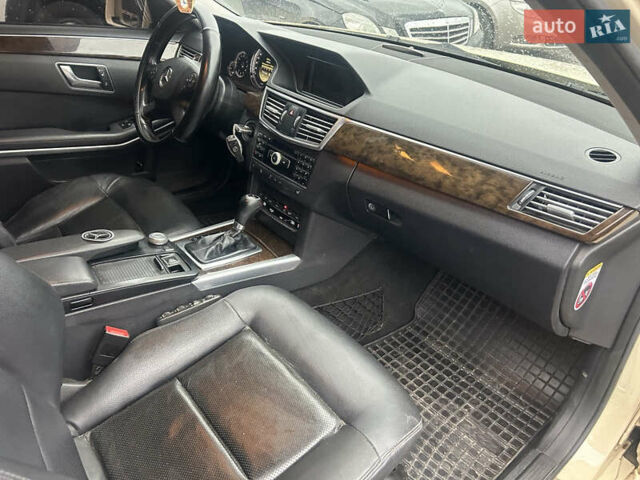 Жовтий Мерседес Е-Клас, об'ємом двигуна 2.14 л та пробігом 288 тис. км за 10700 $, фото 18 на Automoto.ua