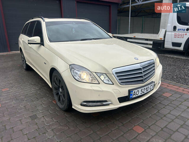 Жовтий Мерседес Е-Клас, об'ємом двигуна 2.14 л та пробігом 288 тис. км за 10700 $, фото 1 на Automoto.ua