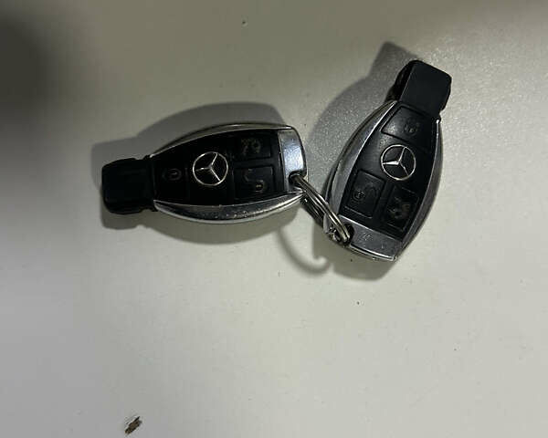 Жовтий Мерседес Е-Клас, об'ємом двигуна 2.14 л та пробігом 288 тис. км за 10700 $, фото 22 на Automoto.ua