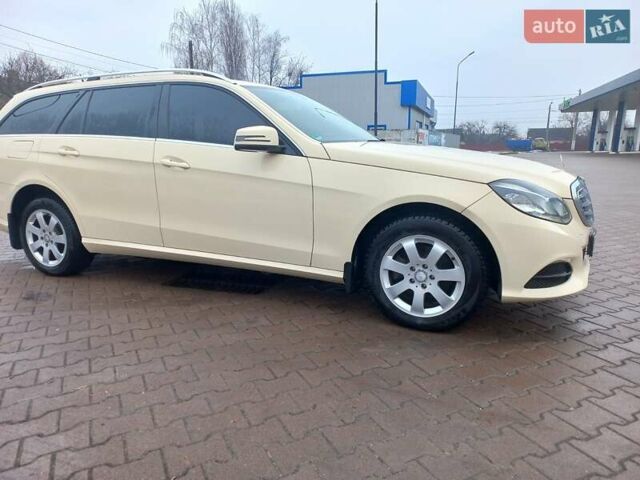 Желтый Мерседес Е-Класс, объемом двигателя 2.1 л и пробегом 400 тыс. км за 9500 $, фото 6 на Automoto.ua