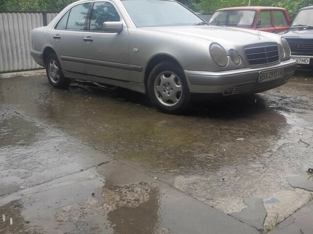 Сірий Мерседес Е-Клас, об'ємом двигуна 2.2 л та пробігом 440 тис. км за 3400 $, фото 2 на Automoto.ua