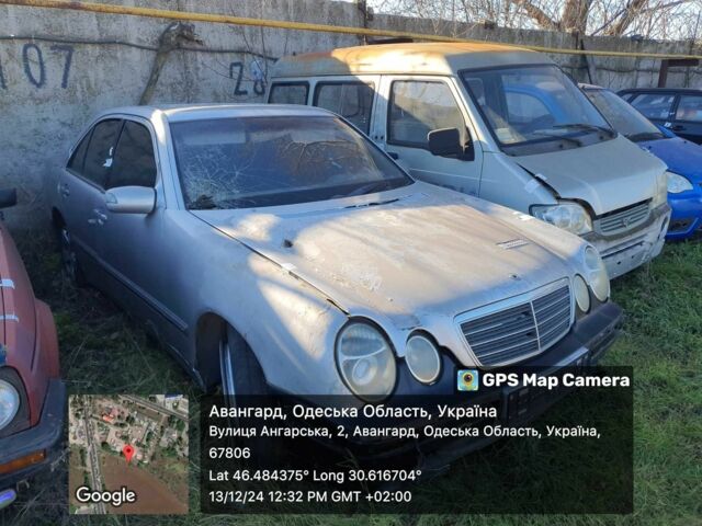 Сірий Мерседес Е-Клас, об'ємом двигуна 4.2 л та пробігом 1000 тис. км за 1472 $, фото 2 на Automoto.ua