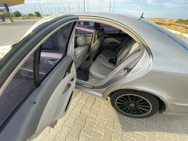 Серый Мерседес Е-Класс, объемом двигателя 3.2 л и пробегом 400 тыс. км за 2900 $, фото 2 на Automoto.ua