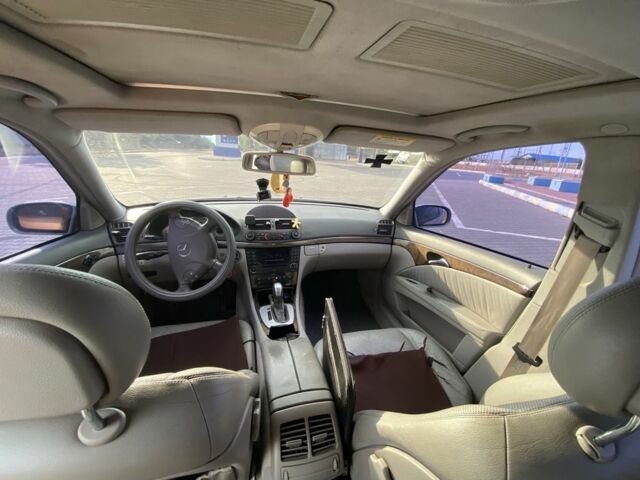 Серый Мерседес Е-Класс, объемом двигателя 3.2 л и пробегом 400 тыс. км за 2900 $, фото 8 на Automoto.ua