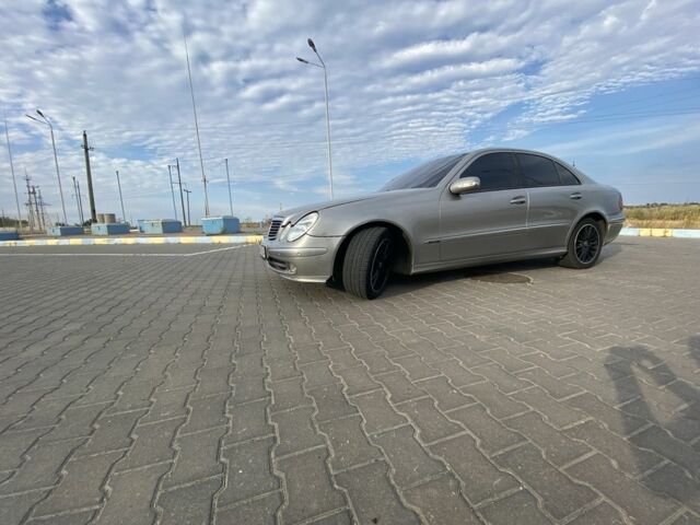 Серый Мерседес Е-Класс, объемом двигателя 3.2 л и пробегом 400 тыс. км за 2900 $, фото 1 на Automoto.ua