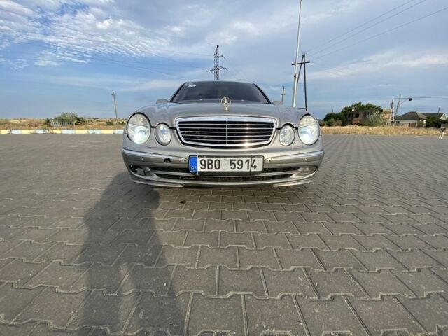 Серый Мерседес Е-Класс, объемом двигателя 3.2 л и пробегом 400 тыс. км за 2900 $, фото 9 на Automoto.ua