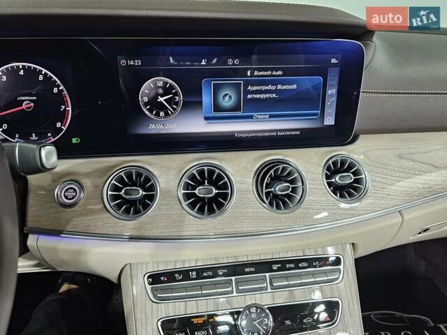 Сірий Мерседес Е-Клас, об'ємом двигуна 3 л та пробігом 26 тис. км за 47777 $, фото 31 на Automoto.ua