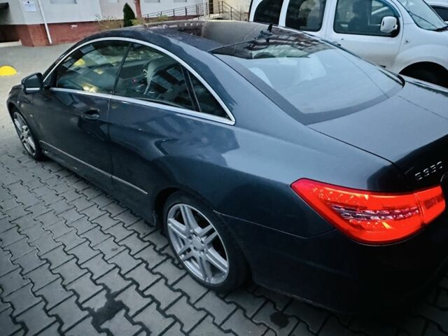 Серый Мерседес Е-Класс, объемом двигателя 3 л и пробегом 250 тыс. км за 5600 $, фото 3 на Automoto.ua