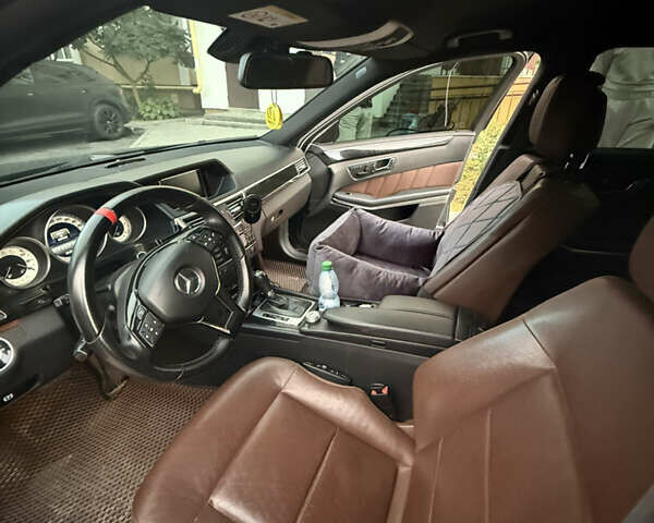 Мерседес Е-Клас 2011 у Вінниці на Automoto.ua Сірий Мерседес Е-Клас, об'ємом двигуна 2.14 л та пробігом 340 тис. км за 15500 $, фото 5 на Automoto.ua