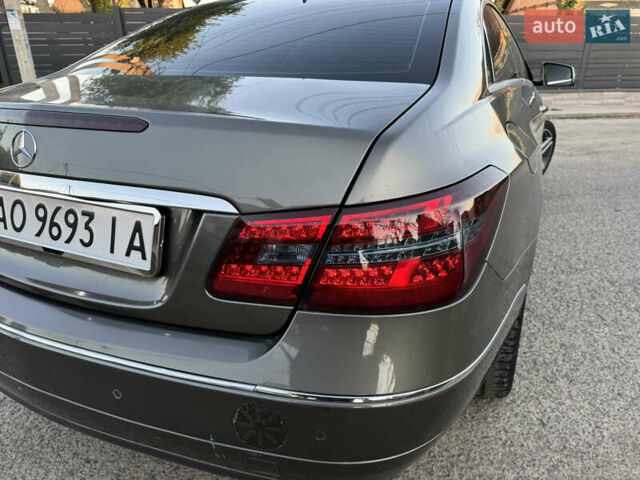 Серый Мерседес Е-Класс, объемом двигателя 2.9 л и пробегом 265 тыс. км за 12000 $, фото 5 на Automoto.ua