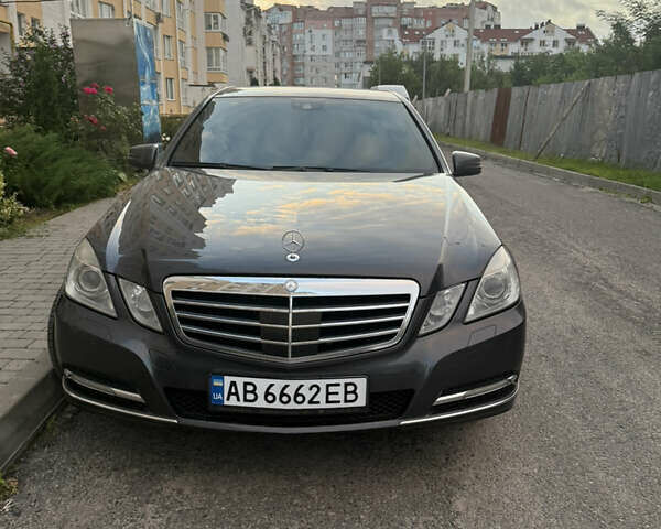 Мерседес Е-Клас 2011 у Вінниці на Automoto.ua Сірий Мерседес Е-Клас, об'ємом двигуна 2.14 л та пробігом 340 тис. км за 15500 $, фото 1 на Automoto.ua