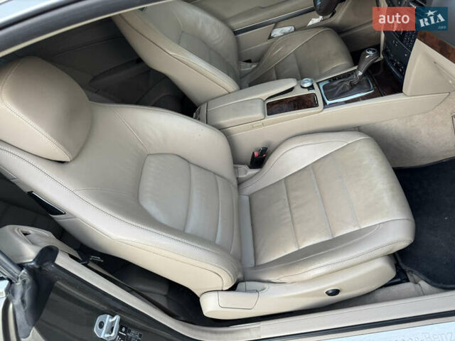 Серый Мерседес Е-Класс, объемом двигателя 2.9 л и пробегом 265 тыс. км за 12000 $, фото 20 на Automoto.ua