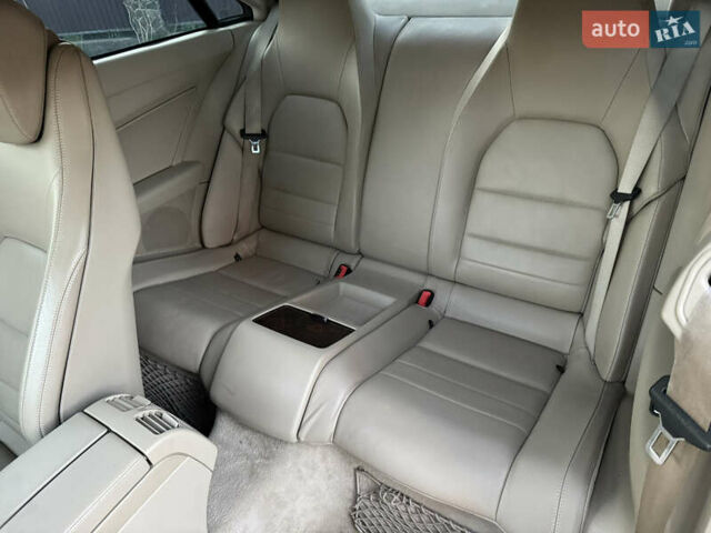 Серый Мерседес Е-Класс, объемом двигателя 2.9 л и пробегом 265 тыс. км за 12000 $, фото 23 на Automoto.ua