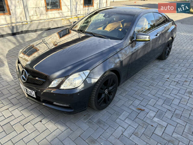 Сірий Мерседес Е-Клас, об'ємом двигуна 1.8 л та пробігом 115 тис. км за 17999 $, фото 4 на Automoto.ua
