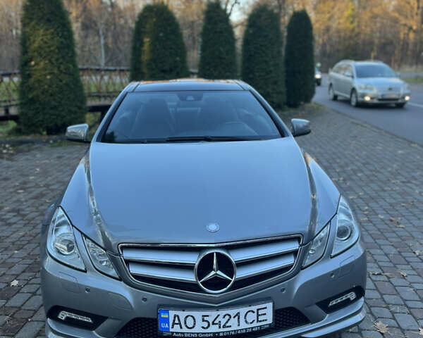 Серый Мерседес Е-Класс, объемом двигателя 2.99 л и пробегом 173 тыс. км за 21474 $, фото 1 на Automoto.ua