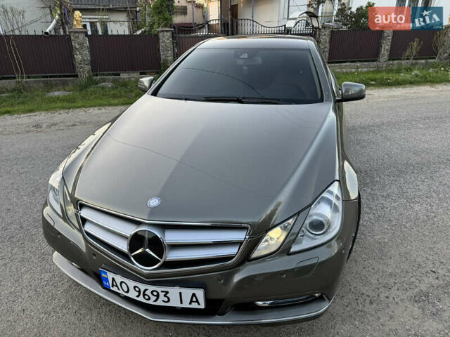 Серый Мерседес Е-Класс, объемом двигателя 2.9 л и пробегом 265 тыс. км за 12000 $, фото 11 на Automoto.ua