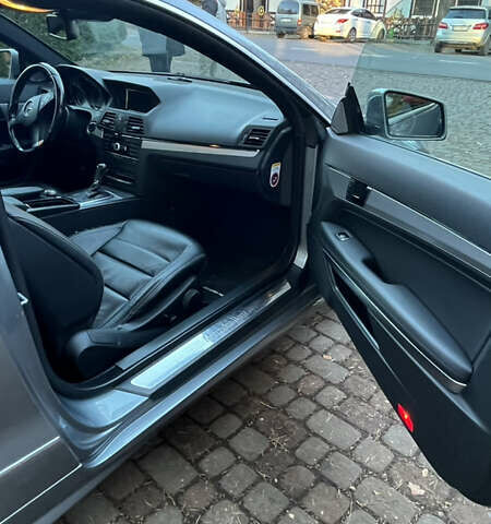 Серый Мерседес Е-Класс, объемом двигателя 2.99 л и пробегом 173 тыс. км за 21474 $, фото 12 на Automoto.ua