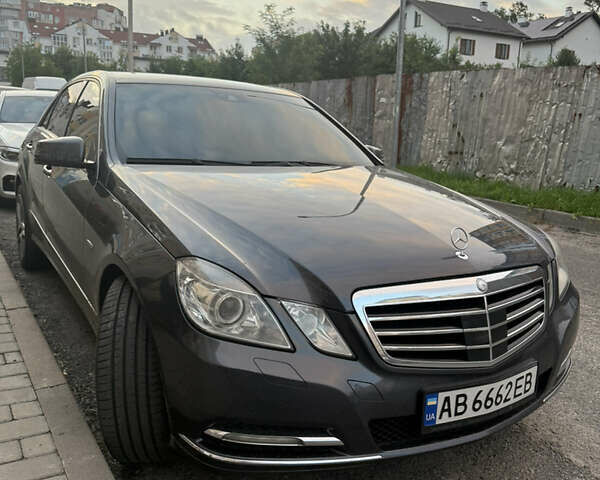 Мерседес Е-Клас 2011 у Вінниці на Automoto.ua Сірий Мерседес Е-Клас, об'ємом двигуна 2.14 л та пробігом 340 тис. км за 15500 $, фото 2 на Automoto.ua