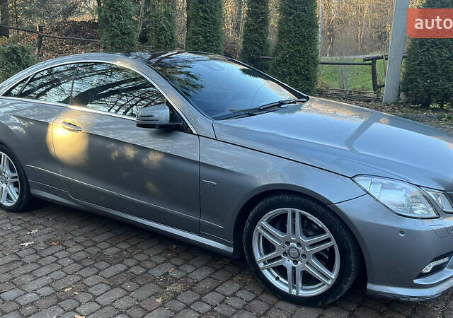 Серый Мерседес Е-Класс, объемом двигателя 2.99 л и пробегом 173 тыс. км за 21474 $, фото 6 на Automoto.ua