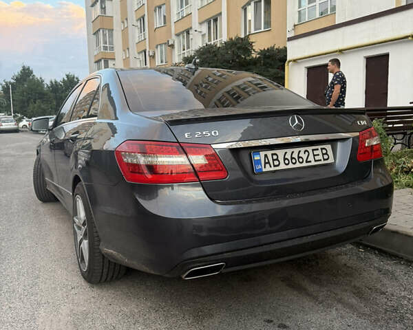 Мерседес Е-Клас 2011 у Вінниці на Automoto.ua Сірий Мерседес Е-Клас, об'ємом двигуна 2.14 л та пробігом 340 тис. км за 15500 $, фото 3 на Automoto.ua