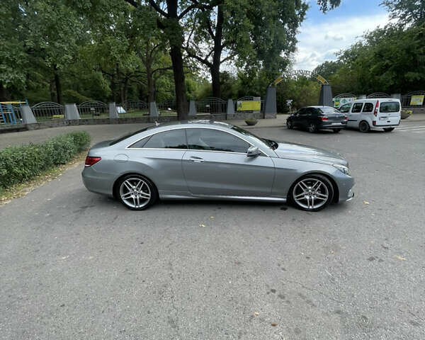 Мерседес Е-Класс 2013 в Полтаве на Automoto.ua Серый Мерседес Е-Класс, объемом двигателя 2.14 л и пробегом 165 тыс. км за 16500 $, фото 5 на Automoto.ua