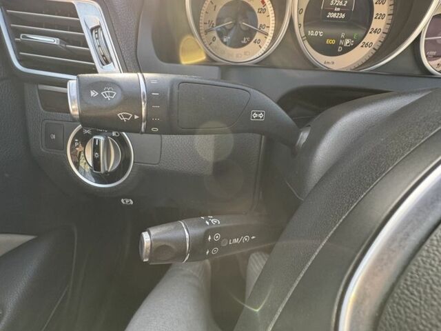 Серый Мерседес Е-Класс, объемом двигателя 2.2 л и пробегом 208 тыс. км за 19000 $, фото 4 на Automoto.ua