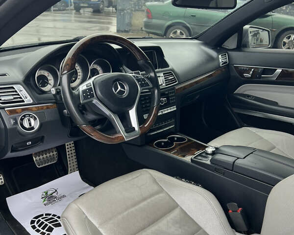 Серый Мерседес Е-Класс, объемом двигателя 3 л и пробегом 120 тыс. км за 19000 $, фото 17 на Automoto.ua