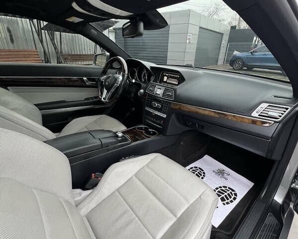 Серый Мерседес Е-Класс, объемом двигателя 3 л и пробегом 120 тыс. км за 19000 $, фото 21 на Automoto.ua