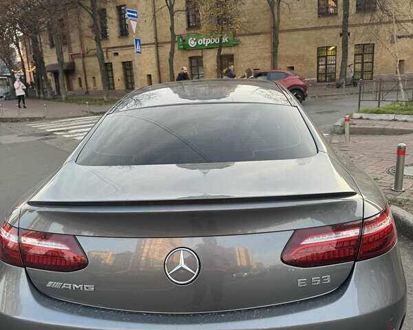 Серый Мерседес Е-Класс, объемом двигателя 3 л и пробегом 50 тыс. км за 85000 $, фото 5 на Automoto.ua