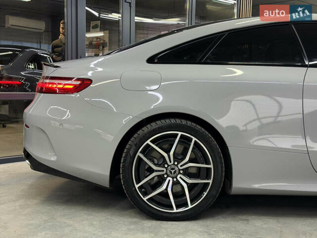 Серый Мерседес Е-Класс, объемом двигателя 3 л и пробегом 7 тыс. км за 66500 $, фото 17 на Automoto.ua