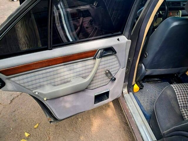 Серый Мерседес Е-Класс, объемом двигателя 2.3 л и пробегом 369 тыс. км за 500 $, фото 10 на Automoto.ua