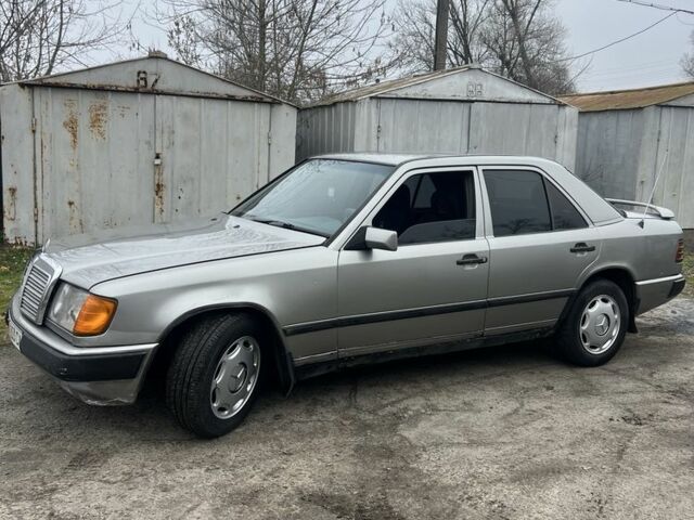 Сірий Мерседес Е-Клас, об'ємом двигуна 3 л та пробігом 2 тис. км за 1800 $, фото 4 на Automoto.ua