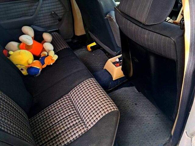 Серый Мерседес Е-Класс, объемом двигателя 2.3 л и пробегом 369 тыс. км за 500 $, фото 5 на Automoto.ua