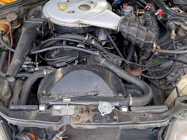 Серый Мерседес Е-Класс, объемом двигателя 2.3 л и пробегом 369 тыс. км за 500 $, фото 2 на Automoto.ua