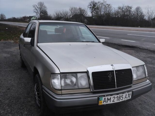 Серый Мерседес Е-Класс, объемом двигателя 2.3 л и пробегом 300 тыс. км за 1300 $, фото 1 на Automoto.ua