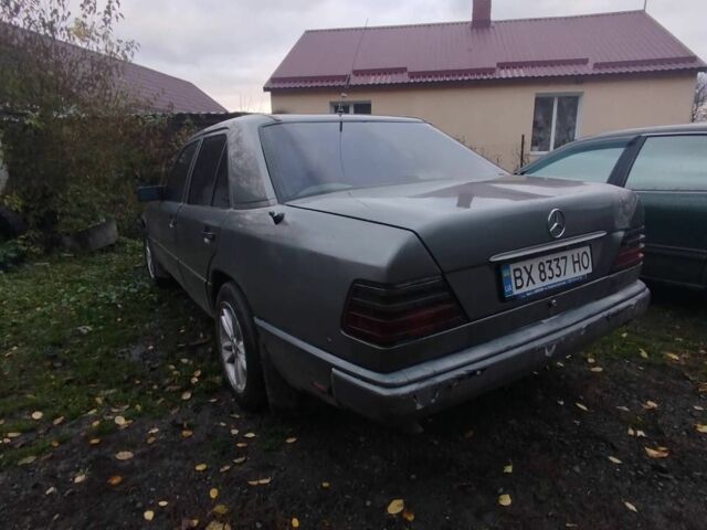 Серый Мерседес Е-Класс, объемом двигателя 3 л и пробегом 480 тыс. км за 1900 $, фото 3 на Automoto.ua