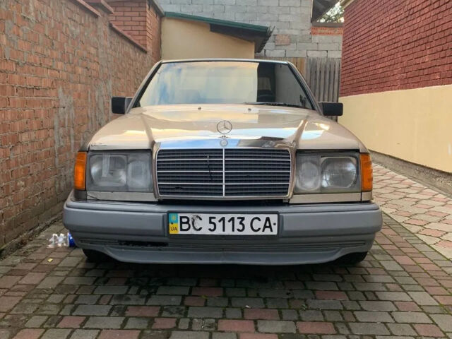 Серый Мерседес Е-Класс, объемом двигателя 2.6 л и пробегом 265 тыс. км за 1800 $, фото 2 на Automoto.ua