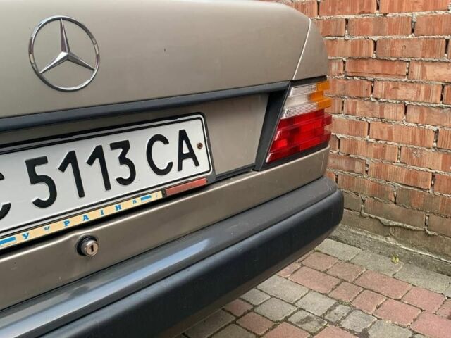 Серый Мерседес Е-Класс, объемом двигателя 2.6 л и пробегом 265 тыс. км за 1800 $, фото 5 на Automoto.ua