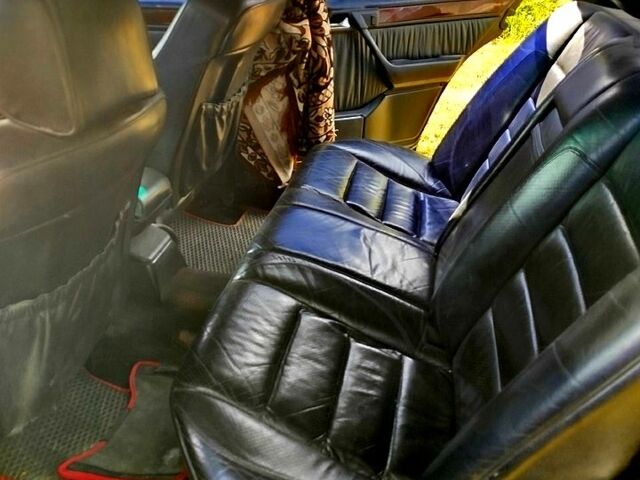 Серый Мерседес Е-Класс, объемом двигателя 2.5 л и пробегом 458 тыс. км за 2000 $, фото 4 на Automoto.ua