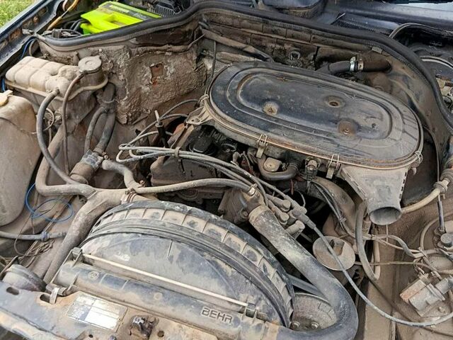 Серый Мерседес Е-Класс, объемом двигателя 2.3 л и пробегом 350 тыс. км за 1100 $, фото 4 на Automoto.ua