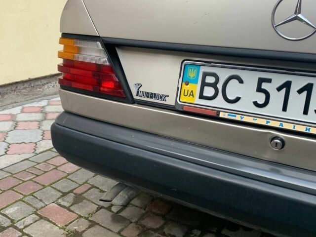 Серый Мерседес Е-Класс, объемом двигателя 2.6 л и пробегом 265 тыс. км за 1800 $, фото 4 на Automoto.ua