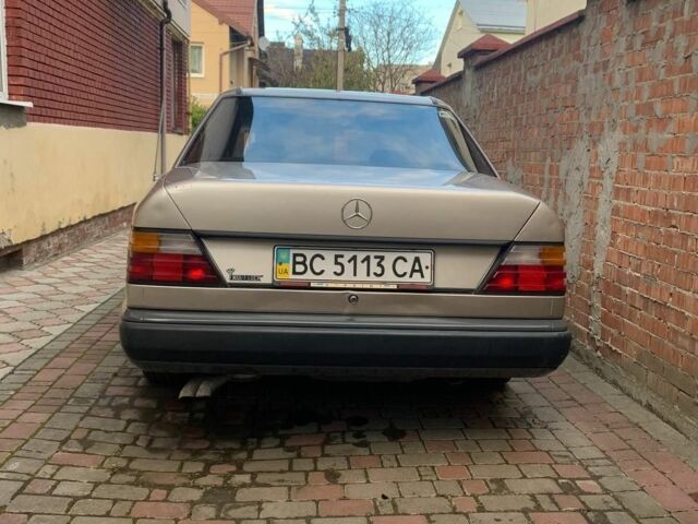 Серый Мерседес Е-Класс, объемом двигателя 2.6 л и пробегом 265 тыс. км за 1800 $, фото 3 на Automoto.ua