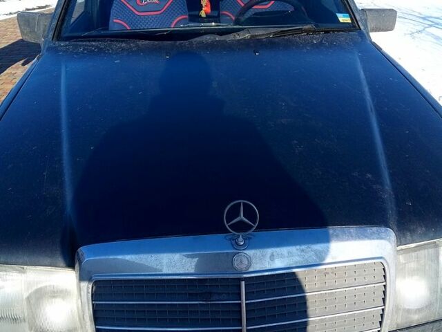 Серый Мерседес Е-Класс, объемом двигателя 2.3 л и пробегом 274 тыс. км за 2200 $, фото 1 на Automoto.ua