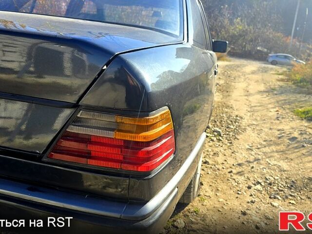 Сірий Мерседес Е-Клас, об'ємом двигуна 2 л та пробігом 500 тис. км за 1700 $, фото 3 на Automoto.ua