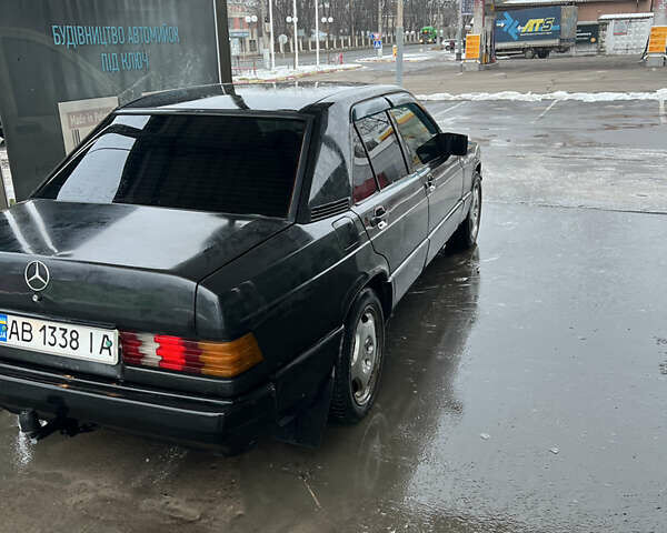 Сірий Мерседес Е-Клас, об'ємом двигуна 2.3 л та пробігом 560 тис. км за 2500 $, фото 1 на Automoto.ua