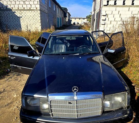 Сірий Мерседес Е-Клас, об'ємом двигуна 2 л та пробігом 500 тис. км за 1700 $, фото 12 на Automoto.ua